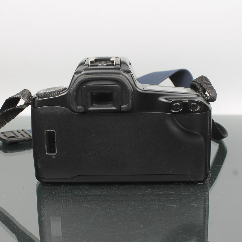 Canon EOS 1000F + Canon EF 35-80mm 4-5.6