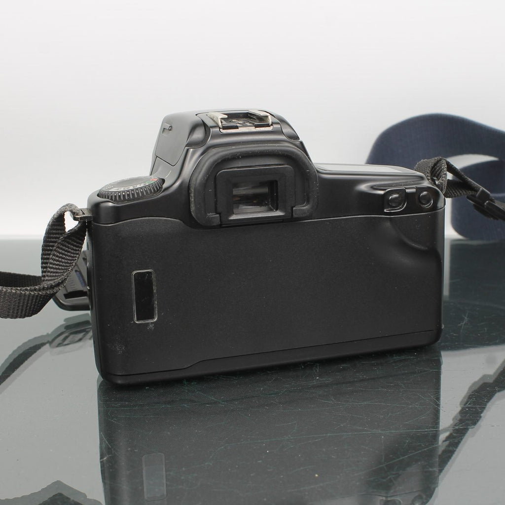Canon EOS 1000F + Canon EF 35-80mm 4-5.6