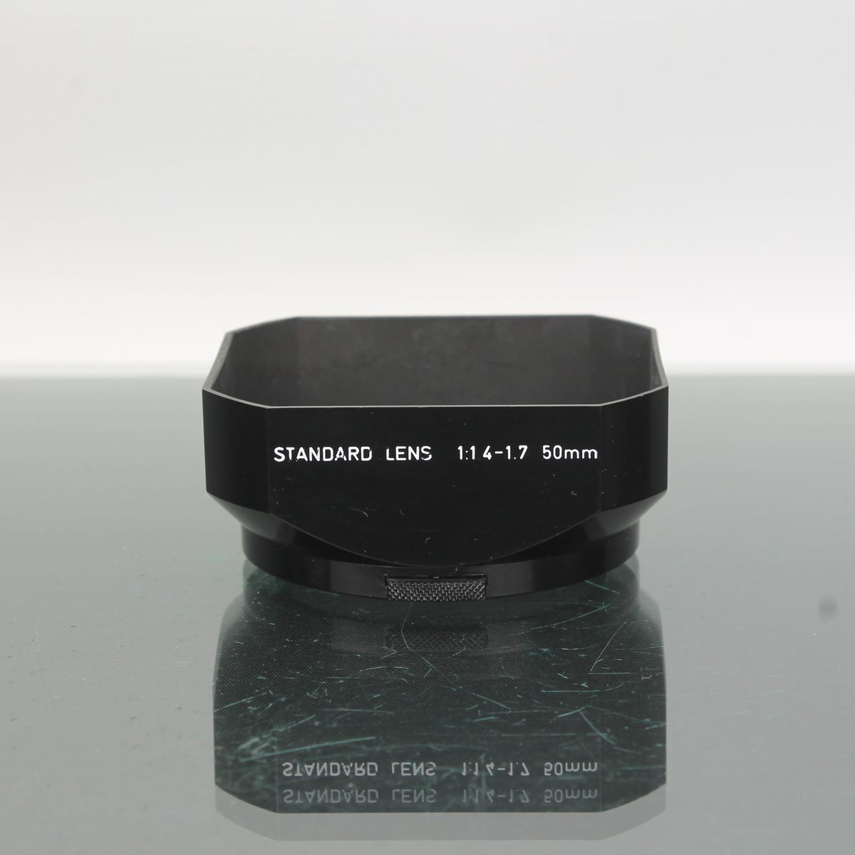 Asahi Opt Standard lens 1:1.4-1.7 50mm lens hood