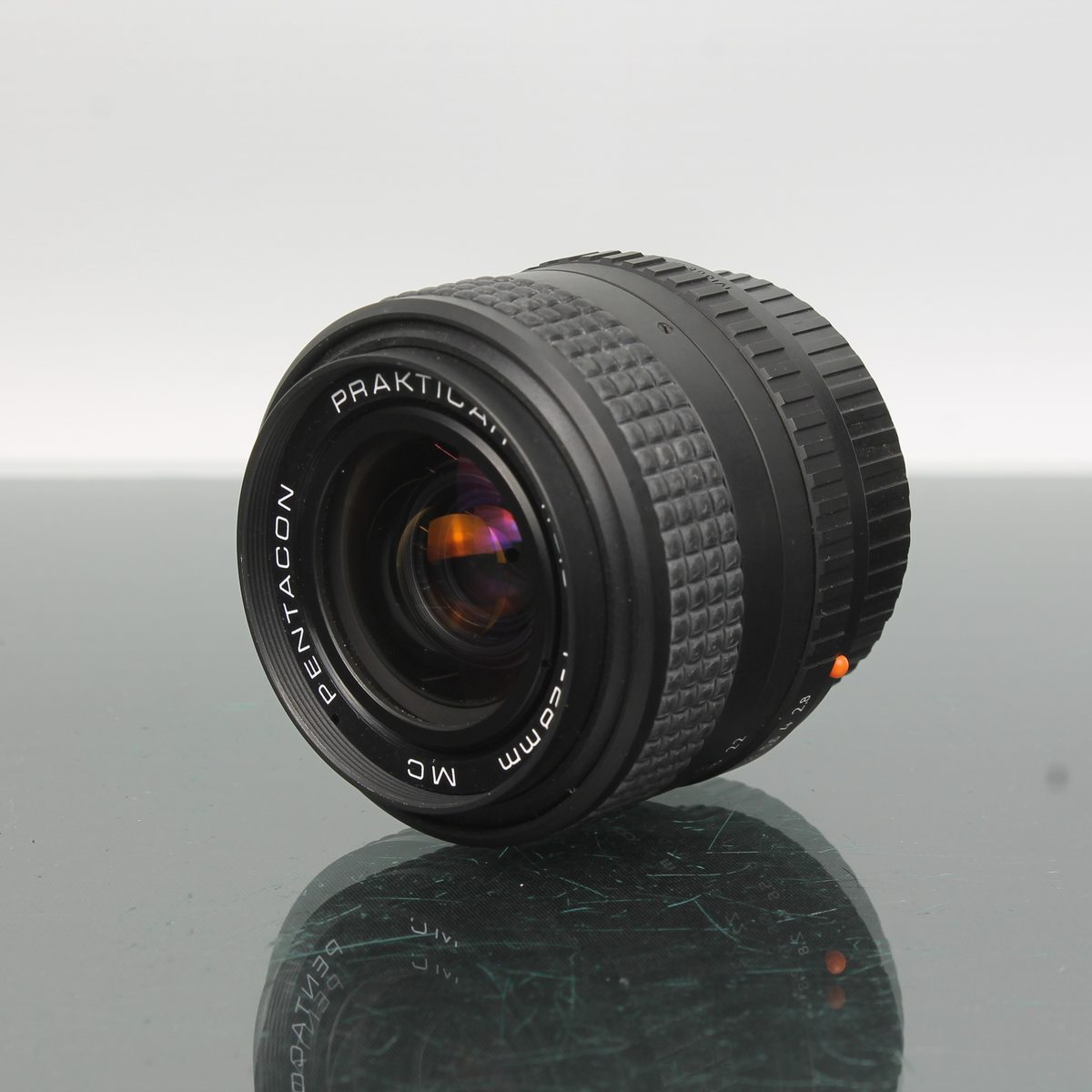 Praktica B200 + Pentacon 50mm f/2.4 + 28mm f/2.8