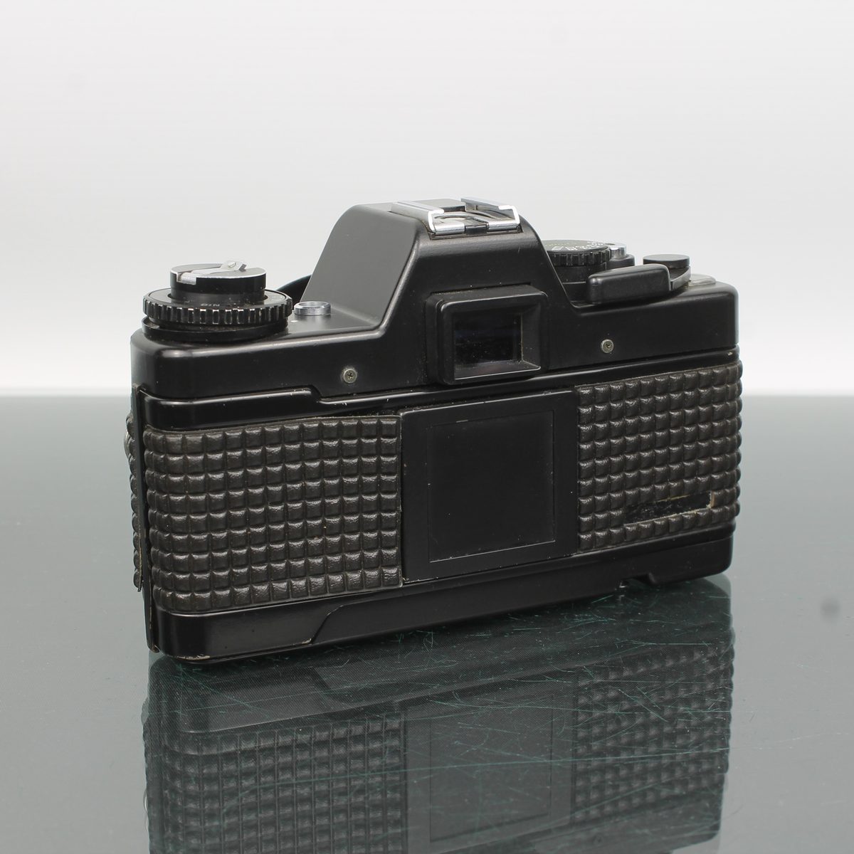 Praktica B200 + Pentacon 50mm f/2.4 + 28mm f/2.8