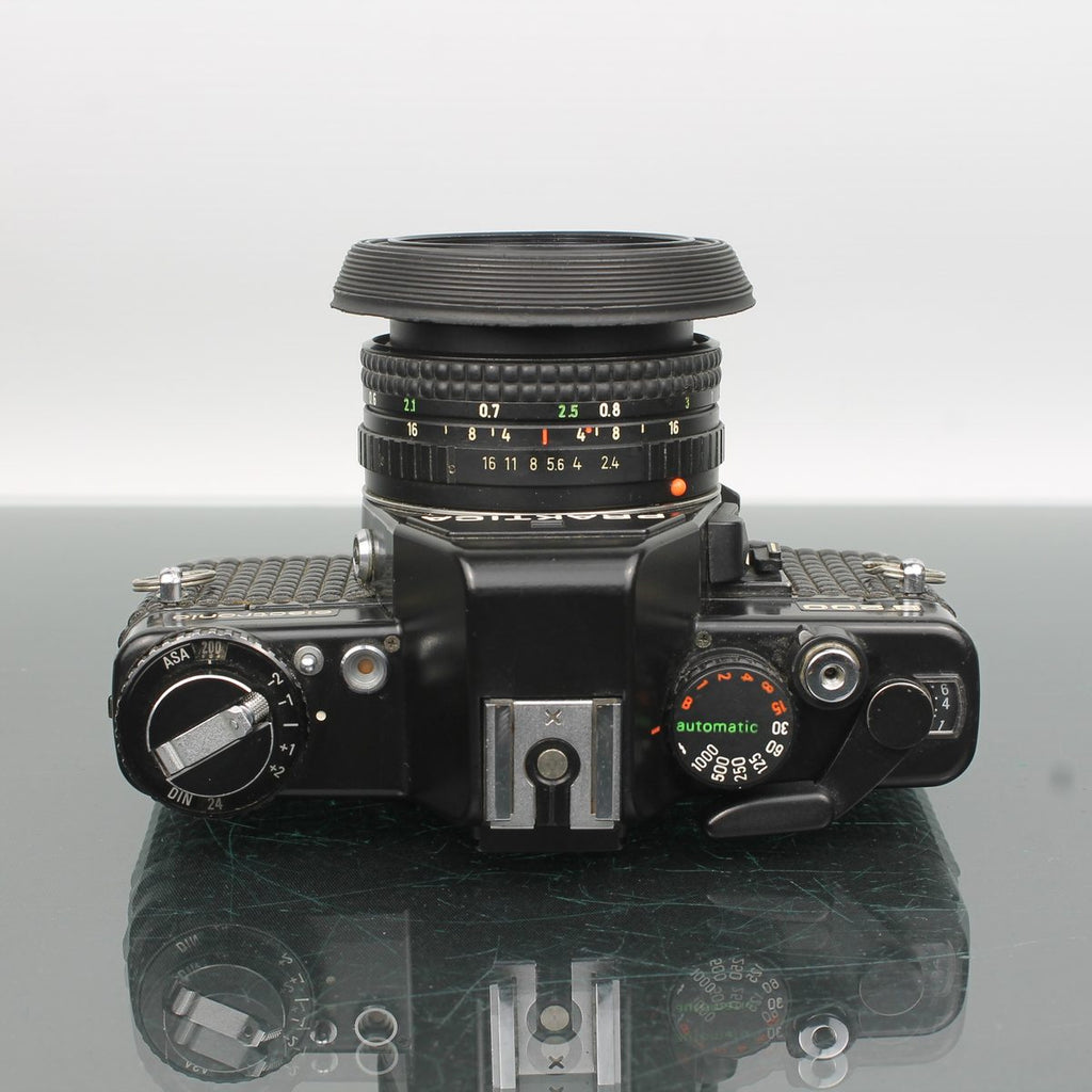Praktica B200 + Pentacon 50mm f/2.4 + 28mm f/2.8