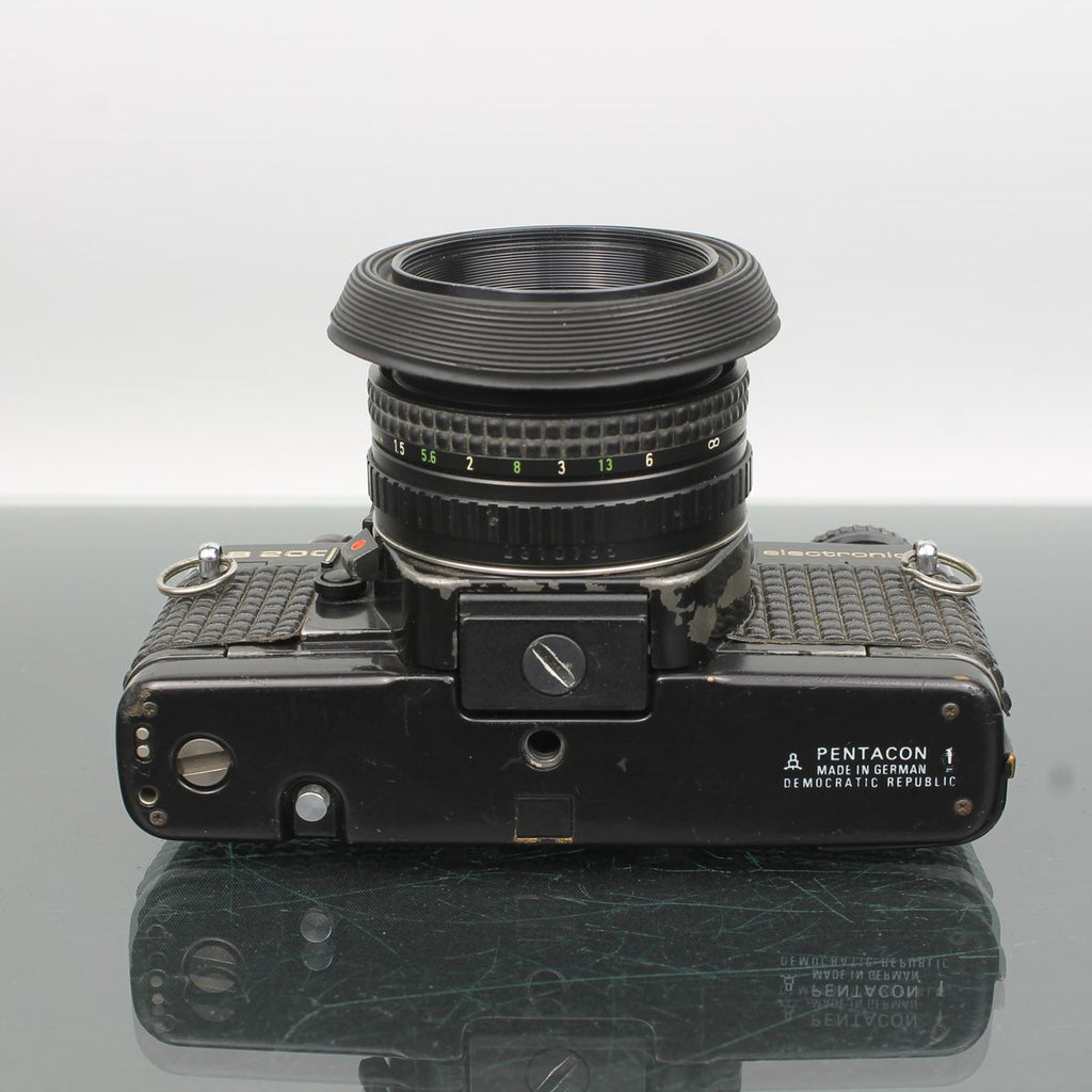 Praktica B200 + Pentacon 50mm f/2.4 + 28mm f/2.8