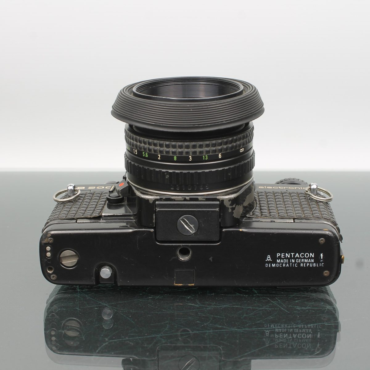 Praktica B200 + Pentacon 50mm f/2.4 + 28mm f/2.8