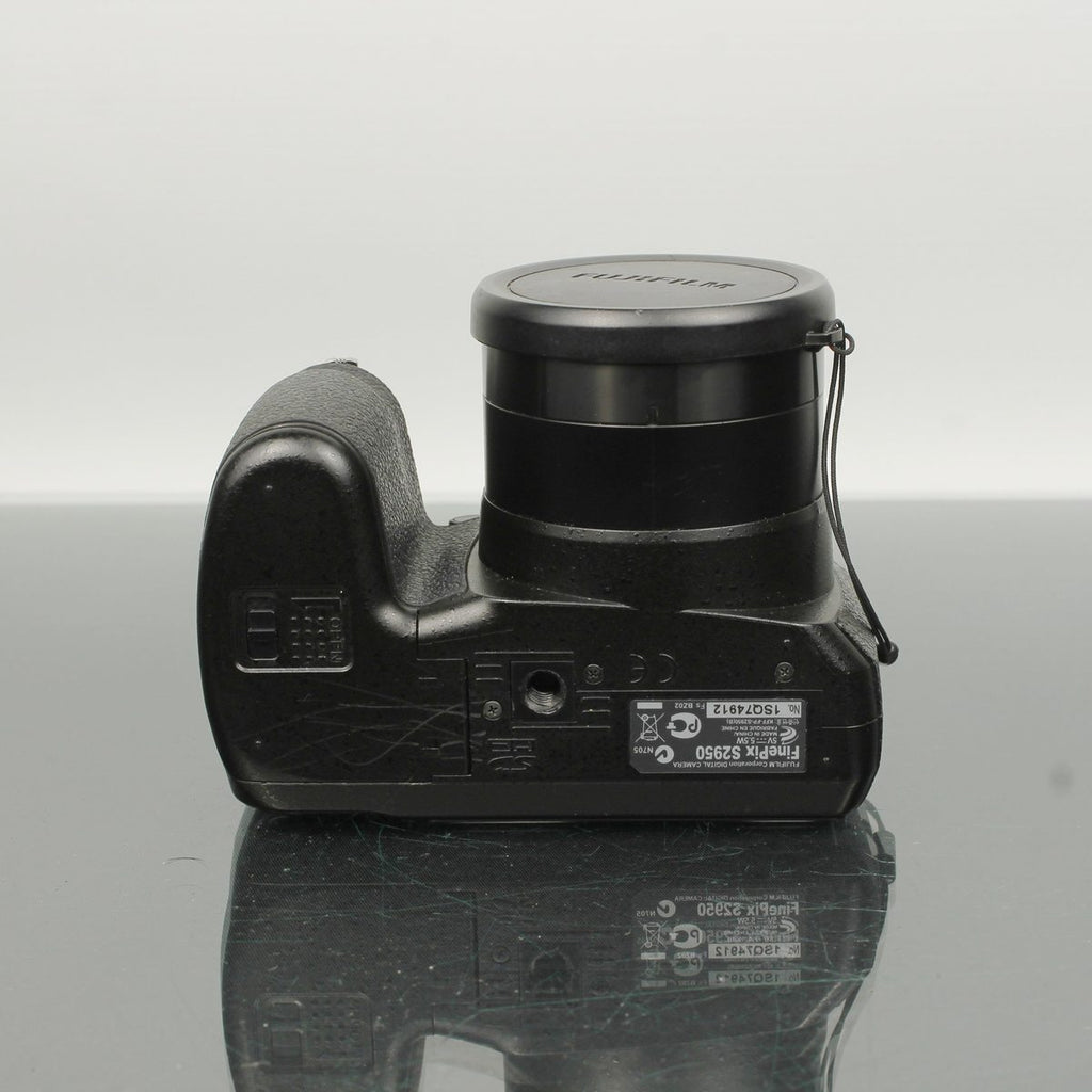 Fujifilm FinePix S2950
