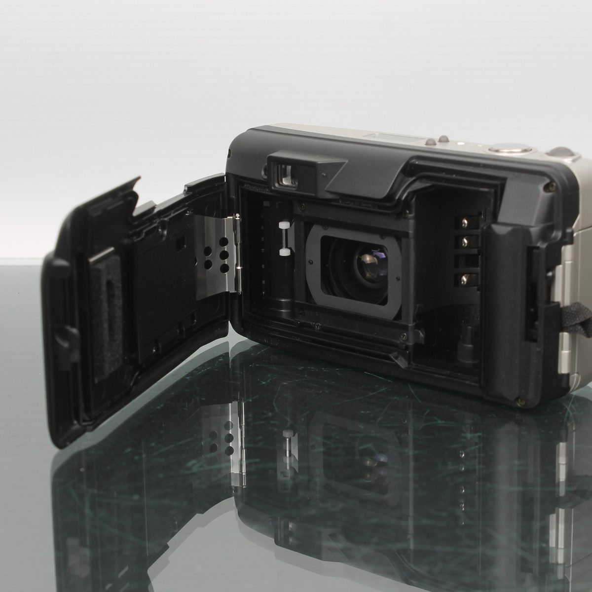 Olympus Superzoom 70G 38-70mm Compact Film Camera – Dutch|Thrift