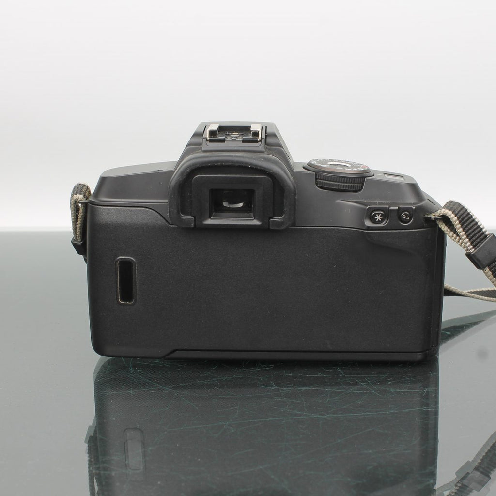 Canon EOS 5000 + Canon EF 38-76mm f/4.5-5.6