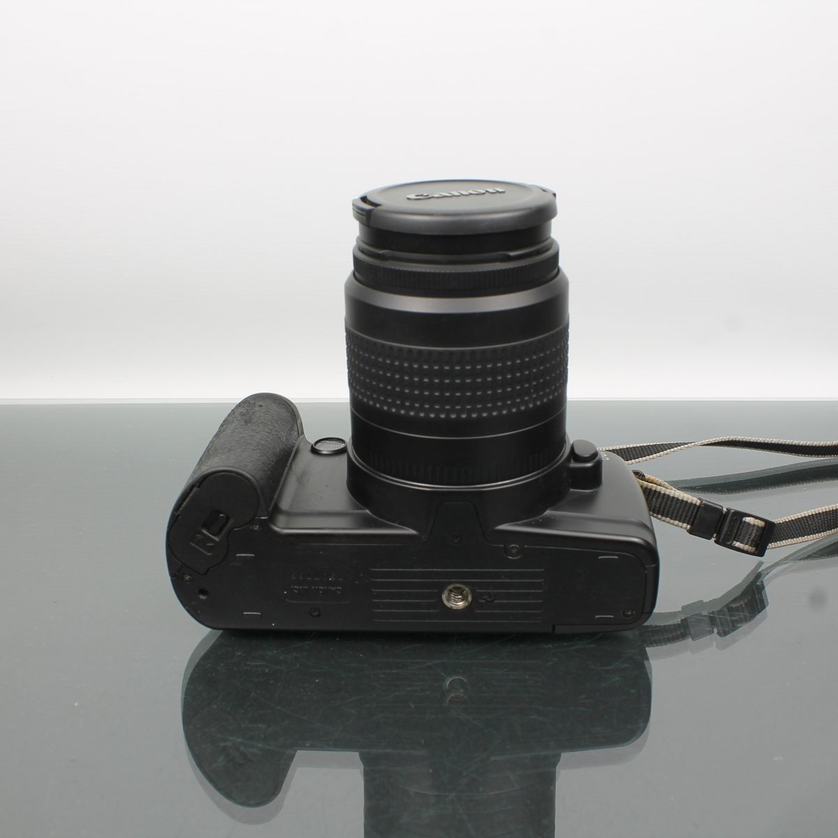 Canon EOS 5000 + Canon EF 38-76mm f/4.5-5.6
