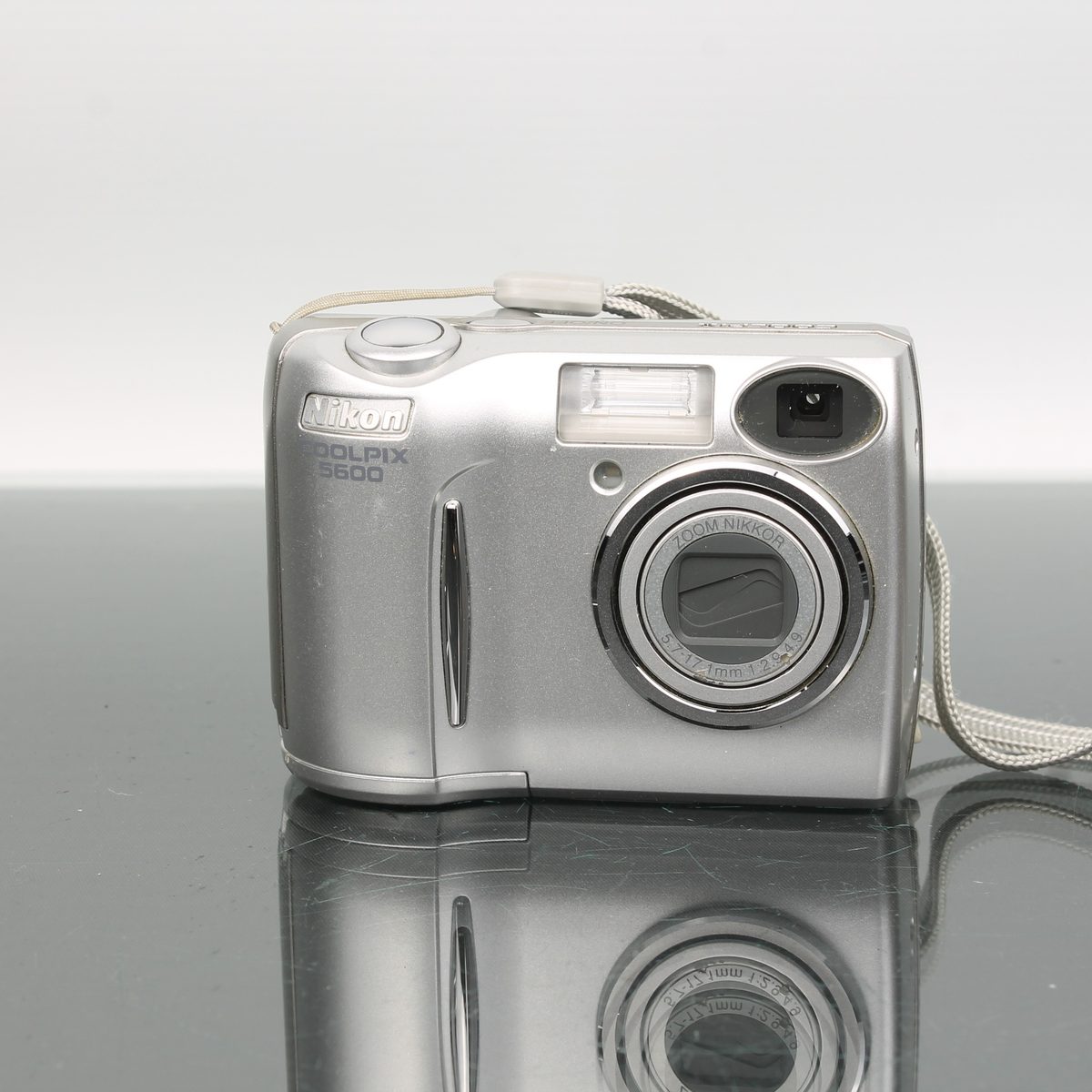 Nikon Coolpix 5600