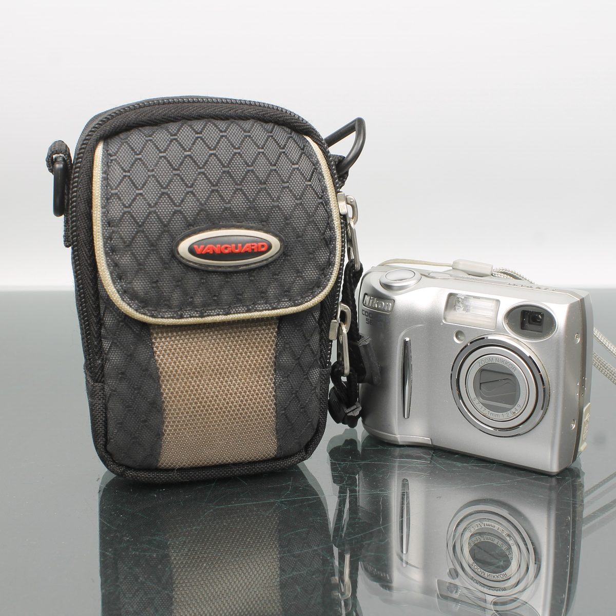 Nikon Coolpix 5600