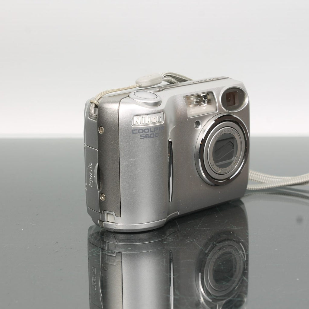 Nikon Coolpix 5600