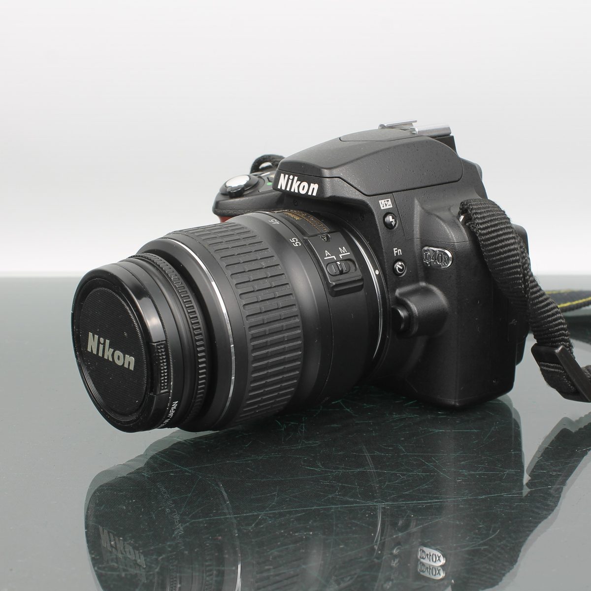 Nikon D40x + AF-S DX Nikkor ED 18-55mm f/3.5-5.6G II