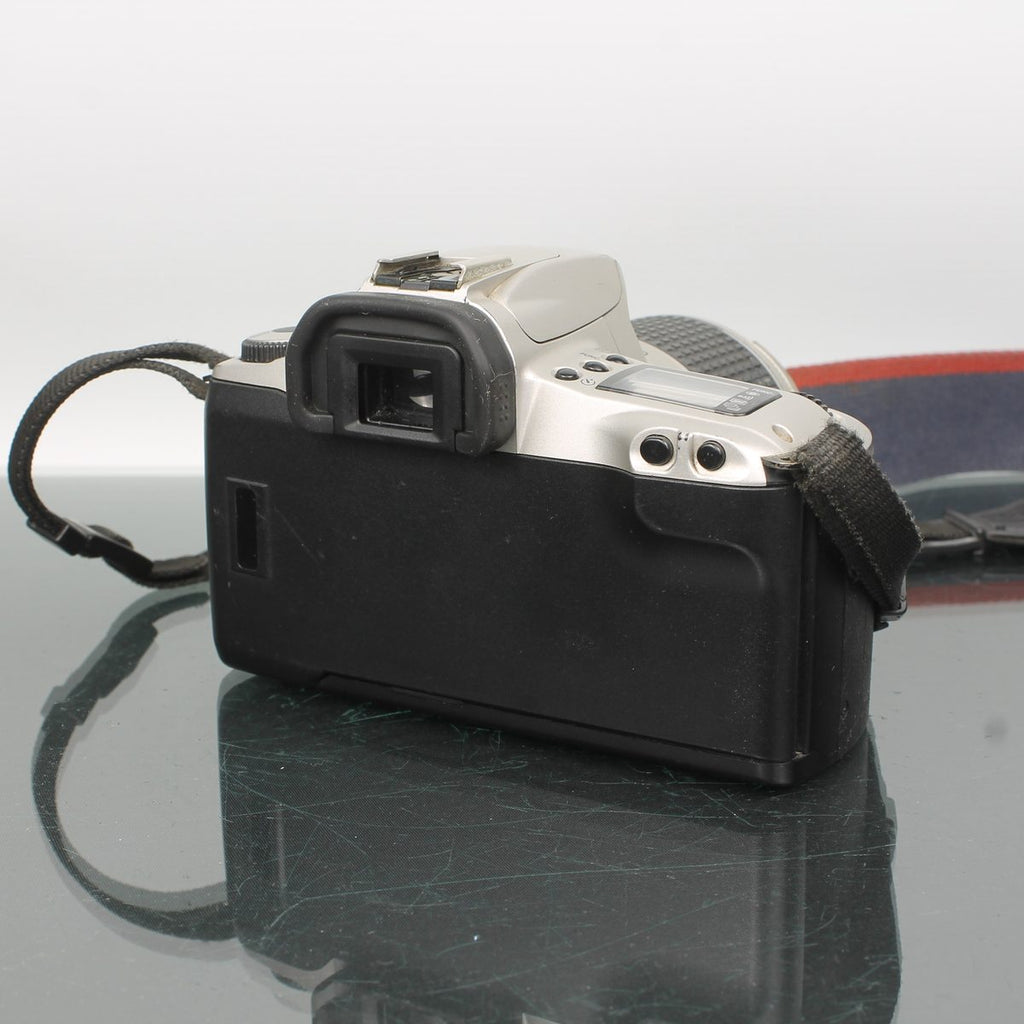 Canon EOS 300 + 28-90mm f/4-5.6
