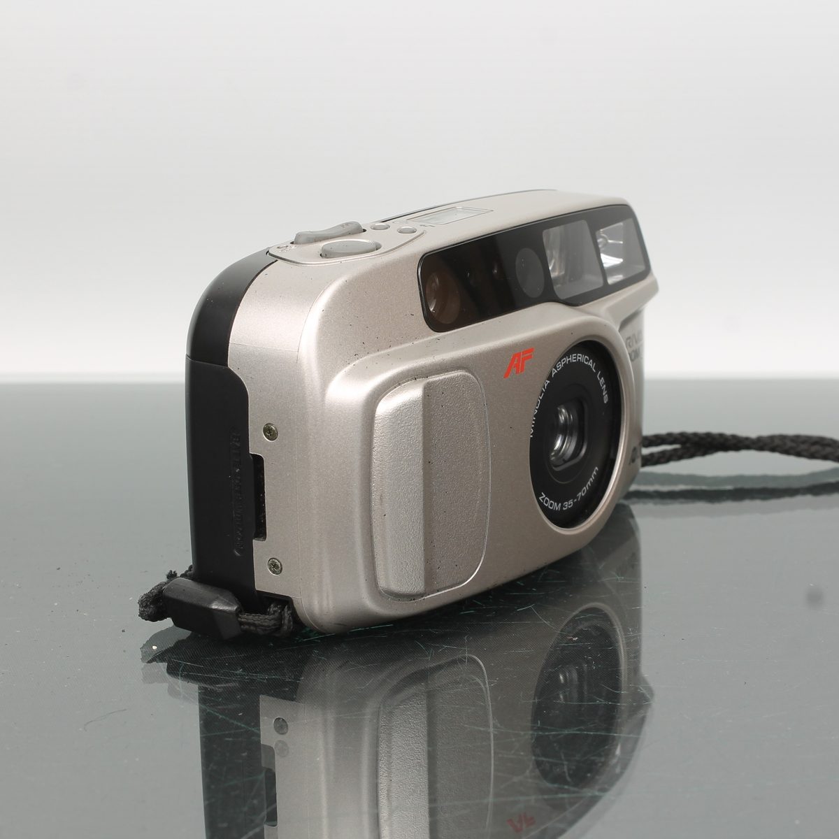 Minolta Riva Zoom 70