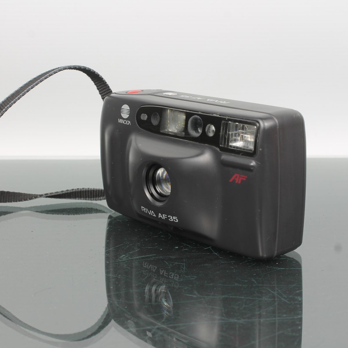 Minolta Riva Zoom 70 35-70mm