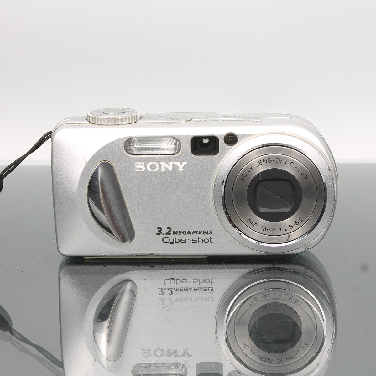 Sony Cyber-Shot DSC-P8