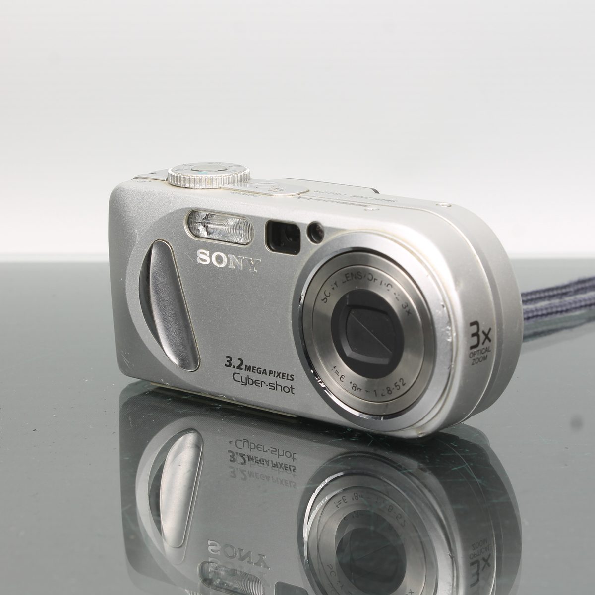 Sony Cyber-Shot DSC-P8