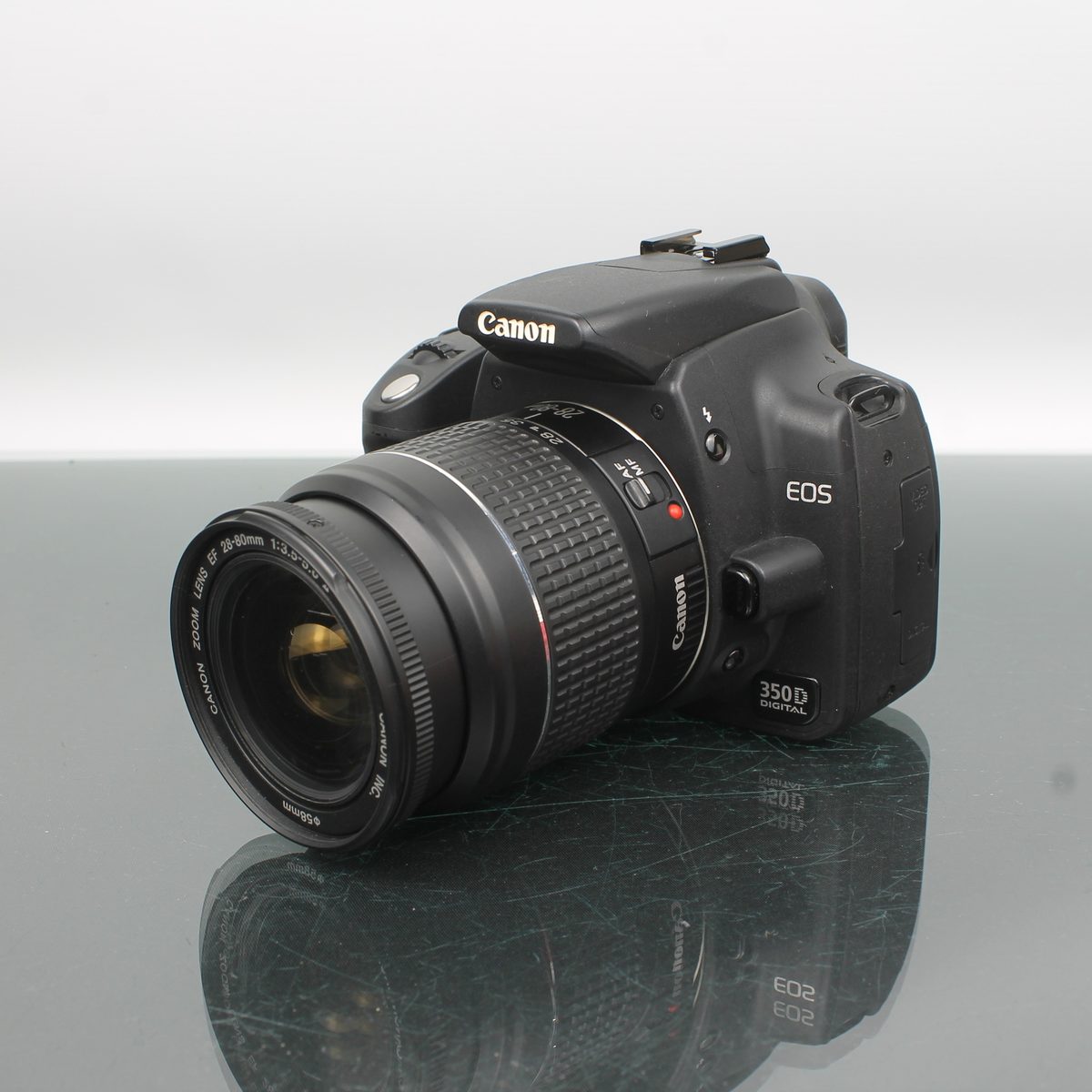 Canon EOS 350D + Canon EF 28mm-80mm f/3.5-5.6 II