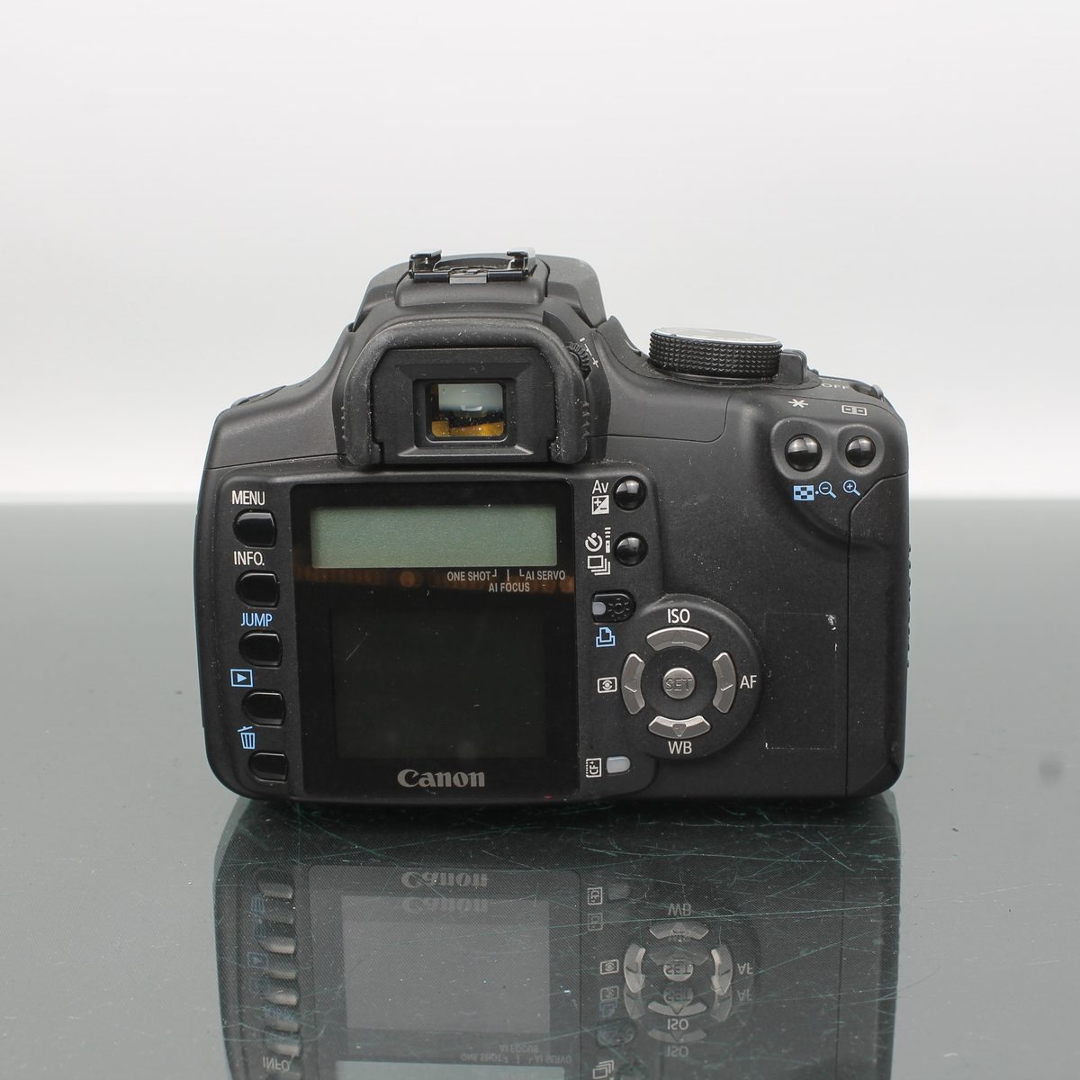 Canon EOS 350D + Canon EF 28mm-80mm f/3.5-5.6 II