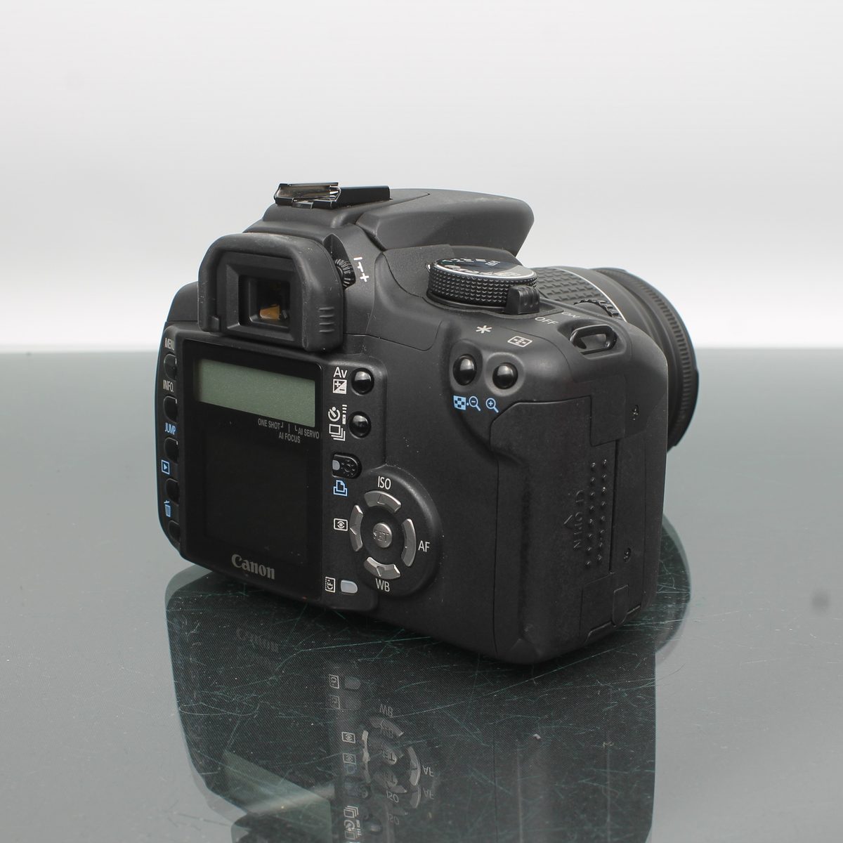 Canon EOS 350D + Canon EF 28mm-80mm f/3.5-5.6 II