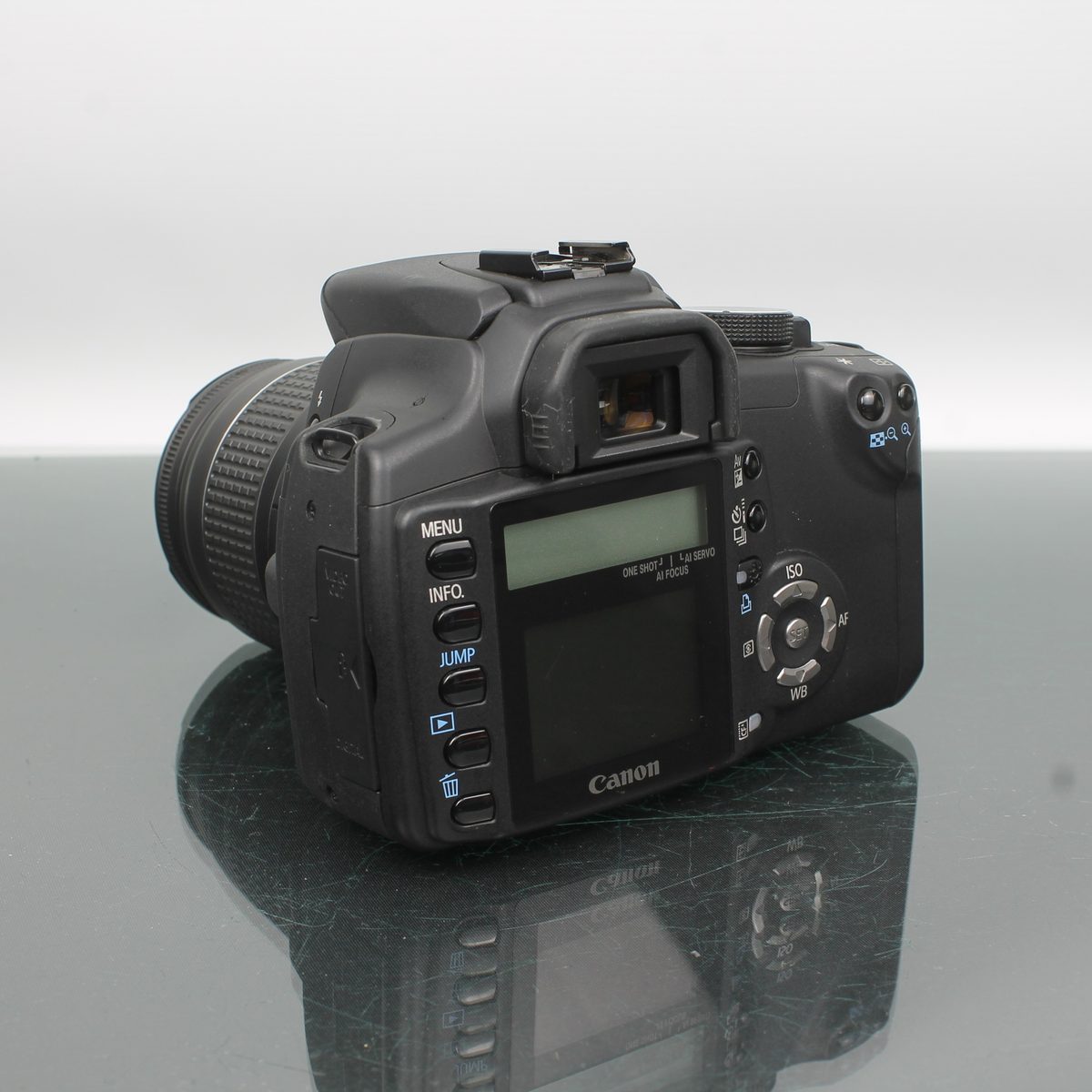 Canon EOS 350D + Canon EF 28mm-80mm f/3.5-5.6 II