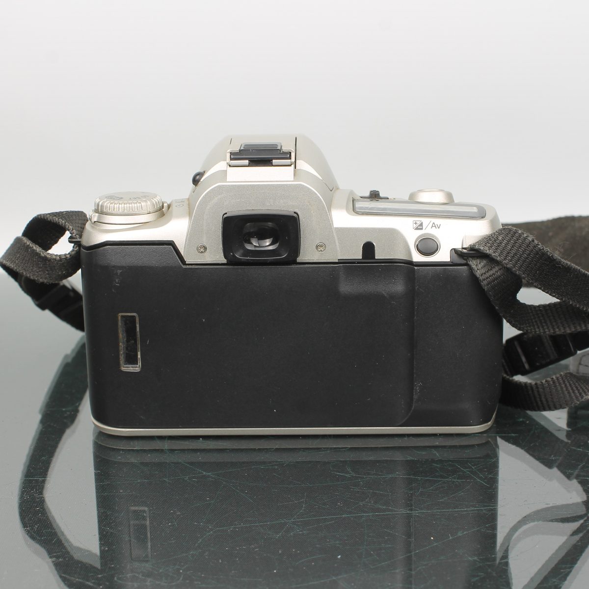 Pentax MZ-50 + Sigma Zoom 28-80mm 3.5-5.6 Macro