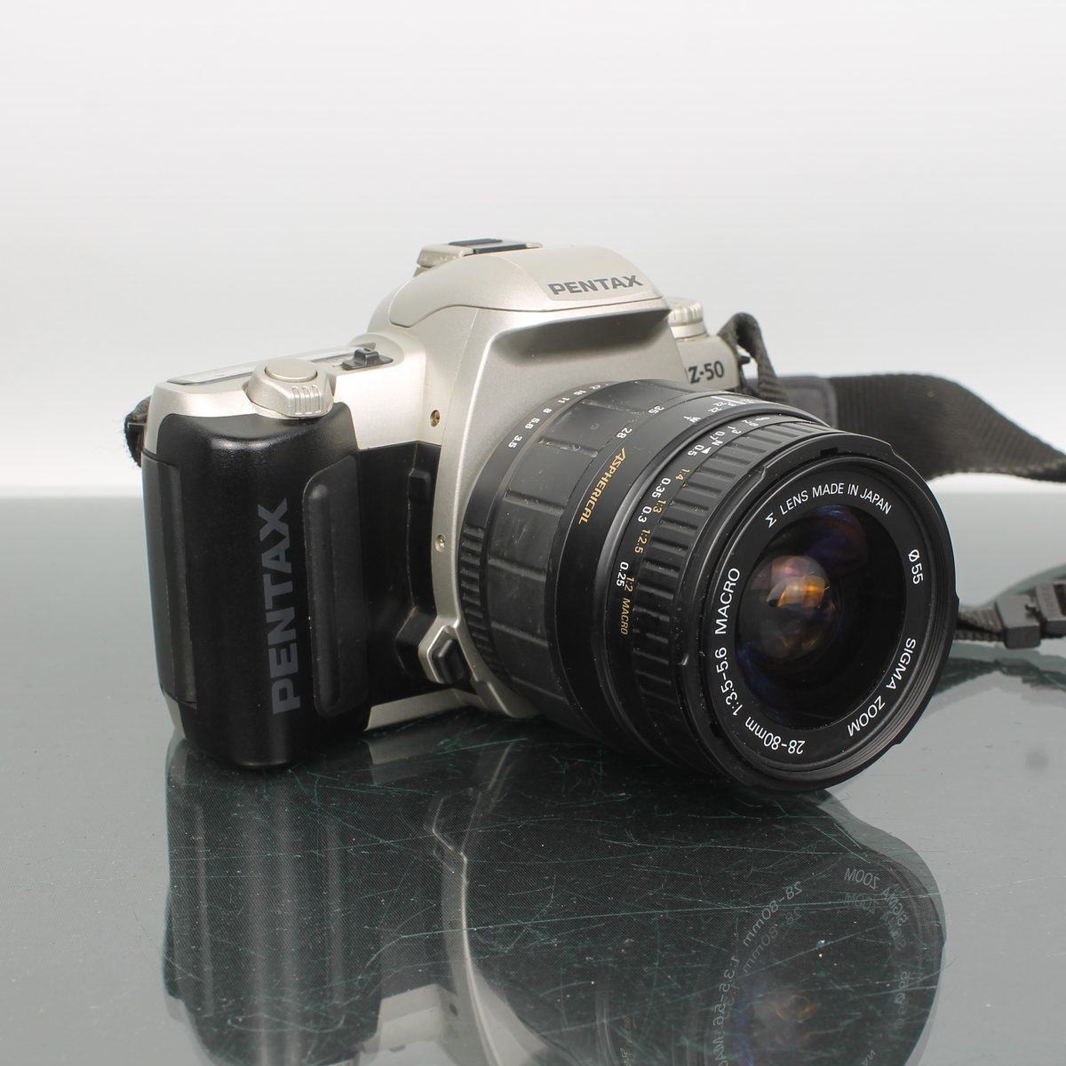 Pentax MZ-50 Film SLR Camera Kit with Sigma 28-80mm Lens – Dutch
