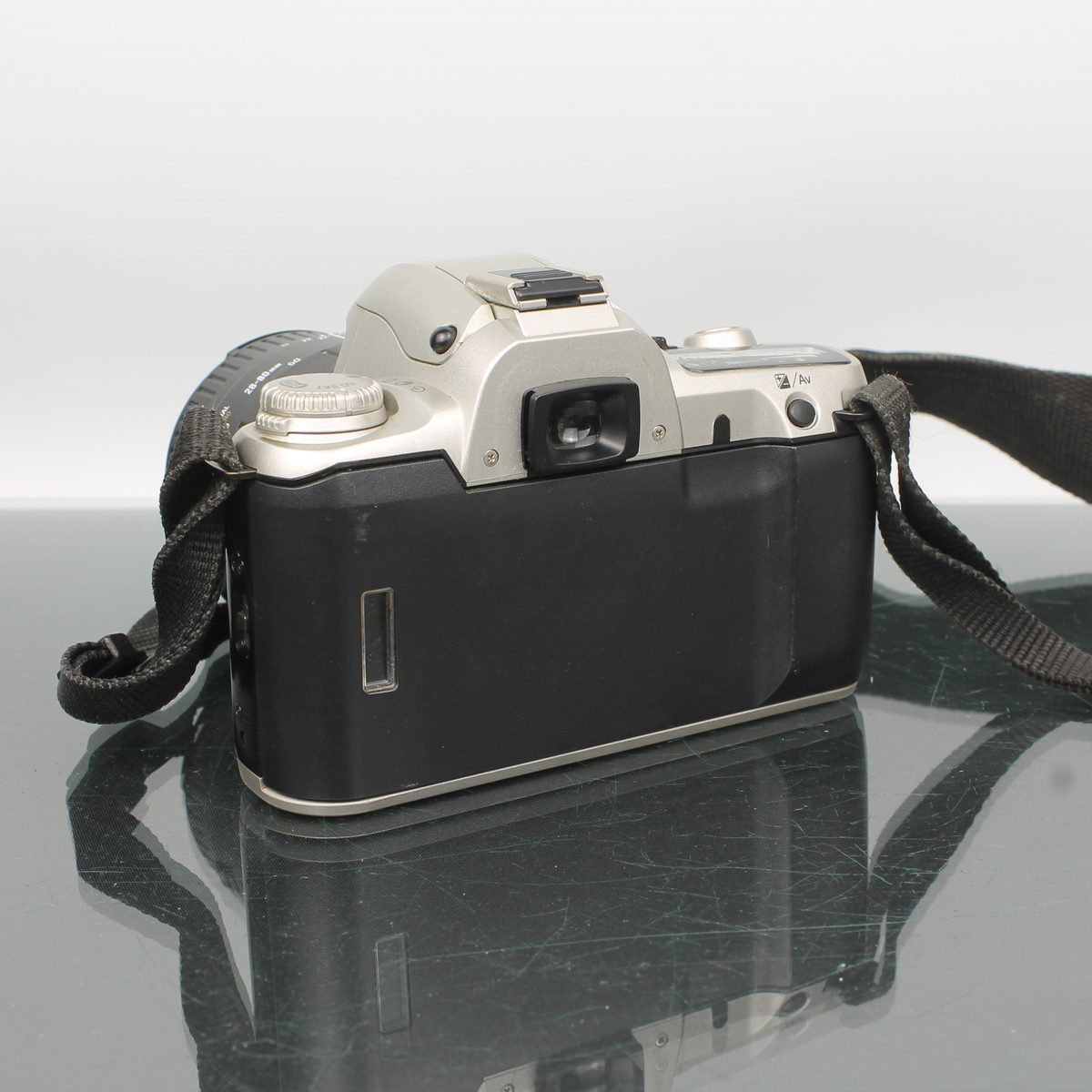 Pentax MZ-50 Film SLR Camera Kit with Sigma 28-80mm Lens – Dutch
