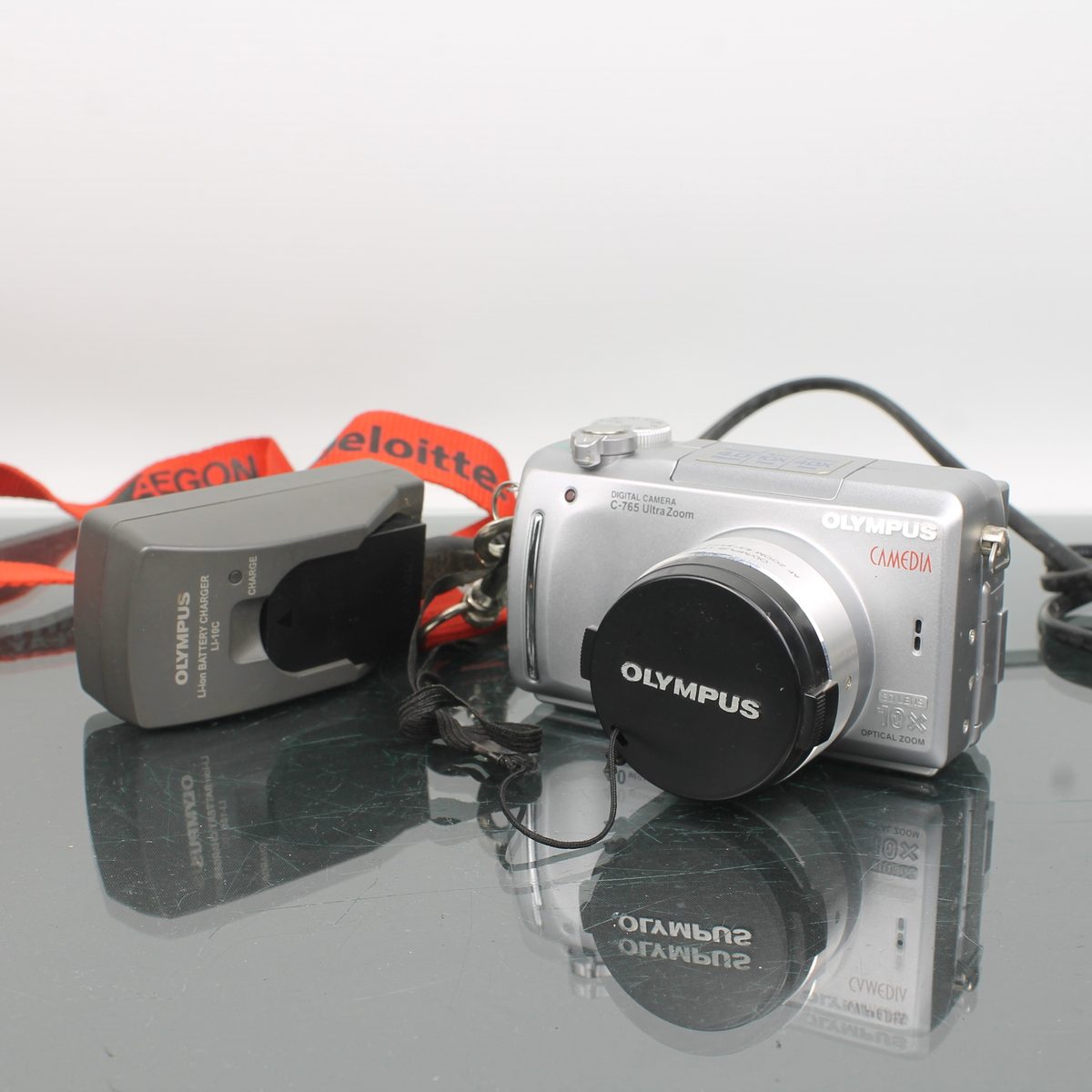 Olympus C-765 Ultra Zoom