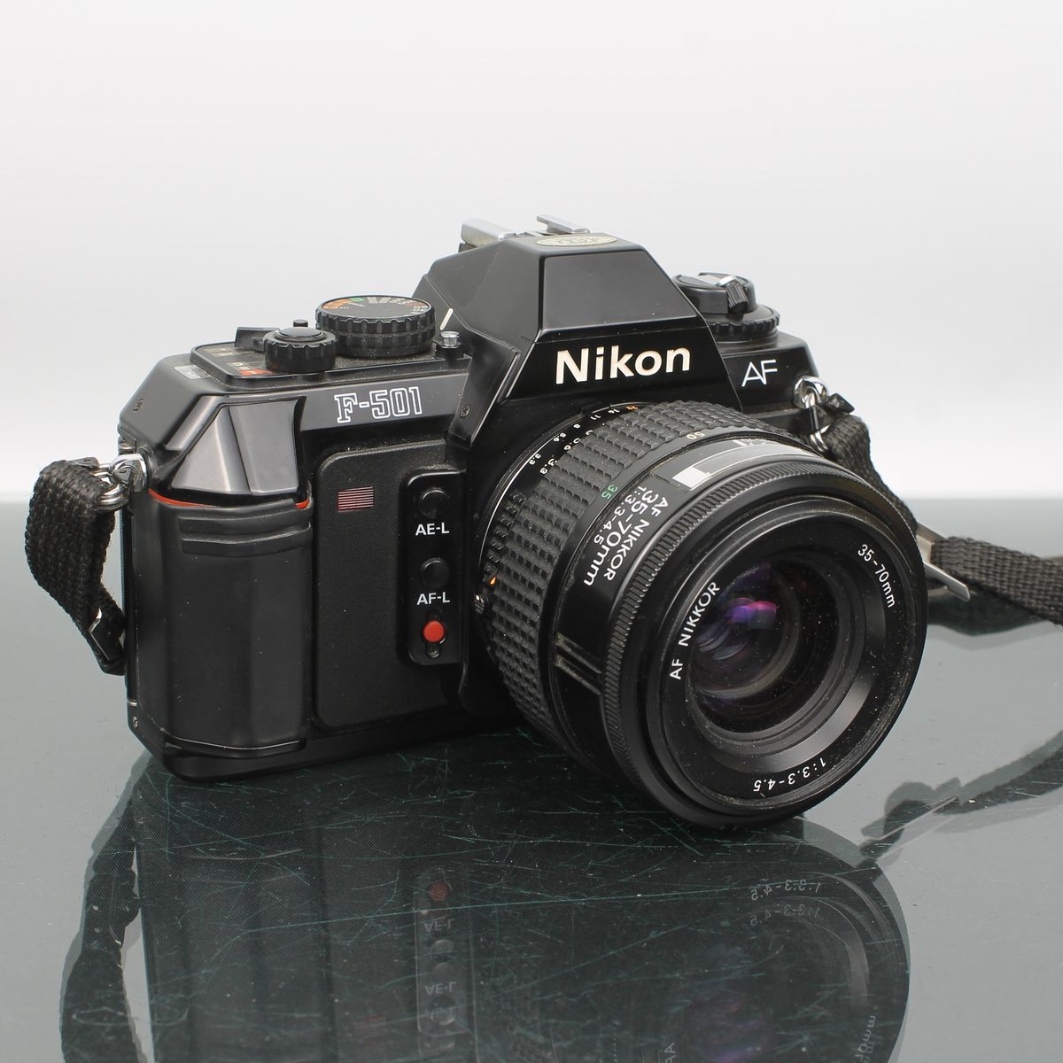Nikon F501 + AF Nikkor 35-70mm 1:3.3-4.5