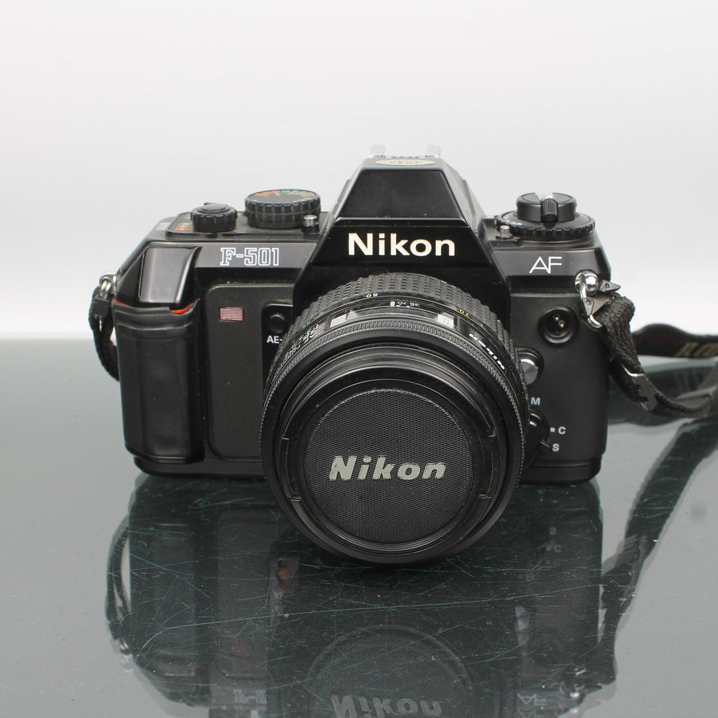 Nikon F501 + AF Nikkor 35-70mm 1:3.3-4.5