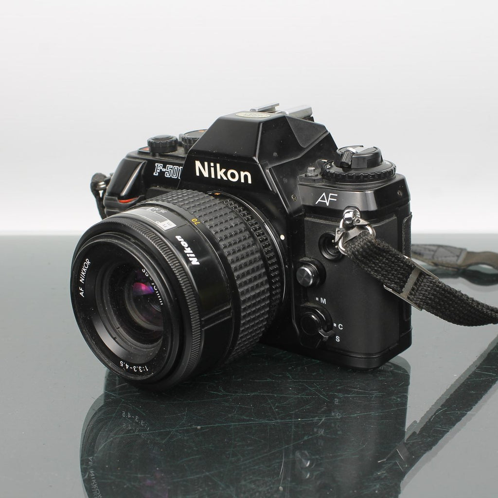 Nikon F501 + AF Nikkor 35-70mm 1:3.3-4.5