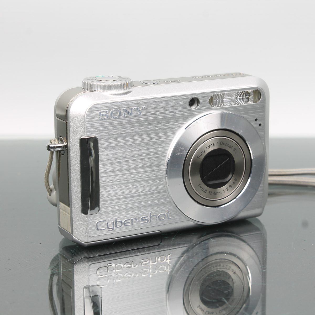 Sony Cybershot DSC-S700