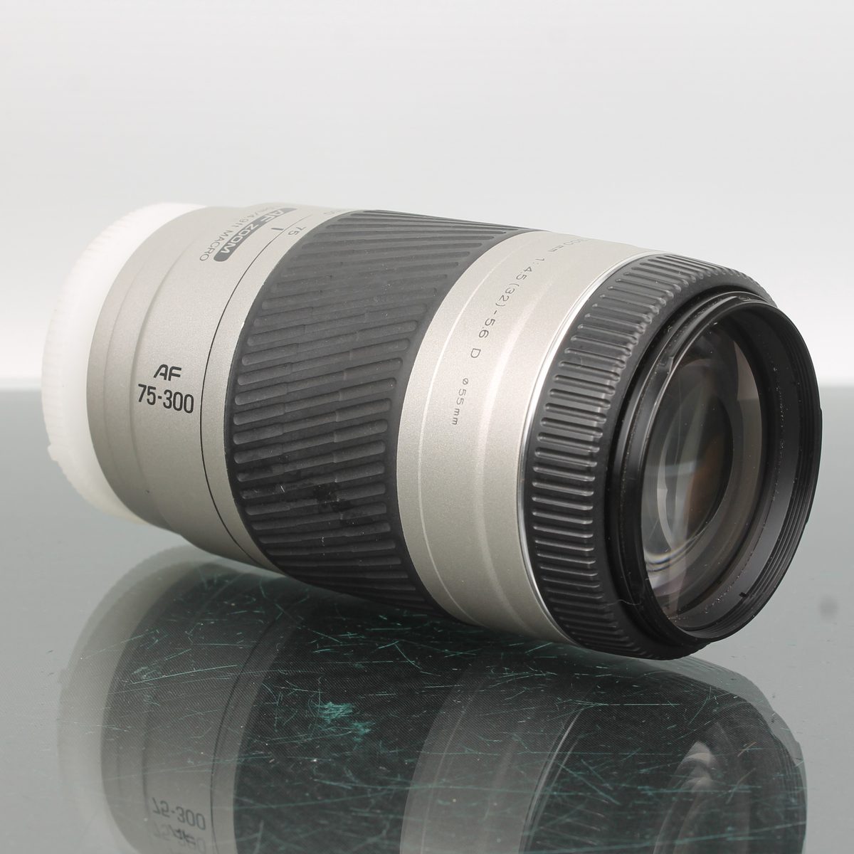 Minolta AF Zoom 75-300mm f/4.5-5.6 D
