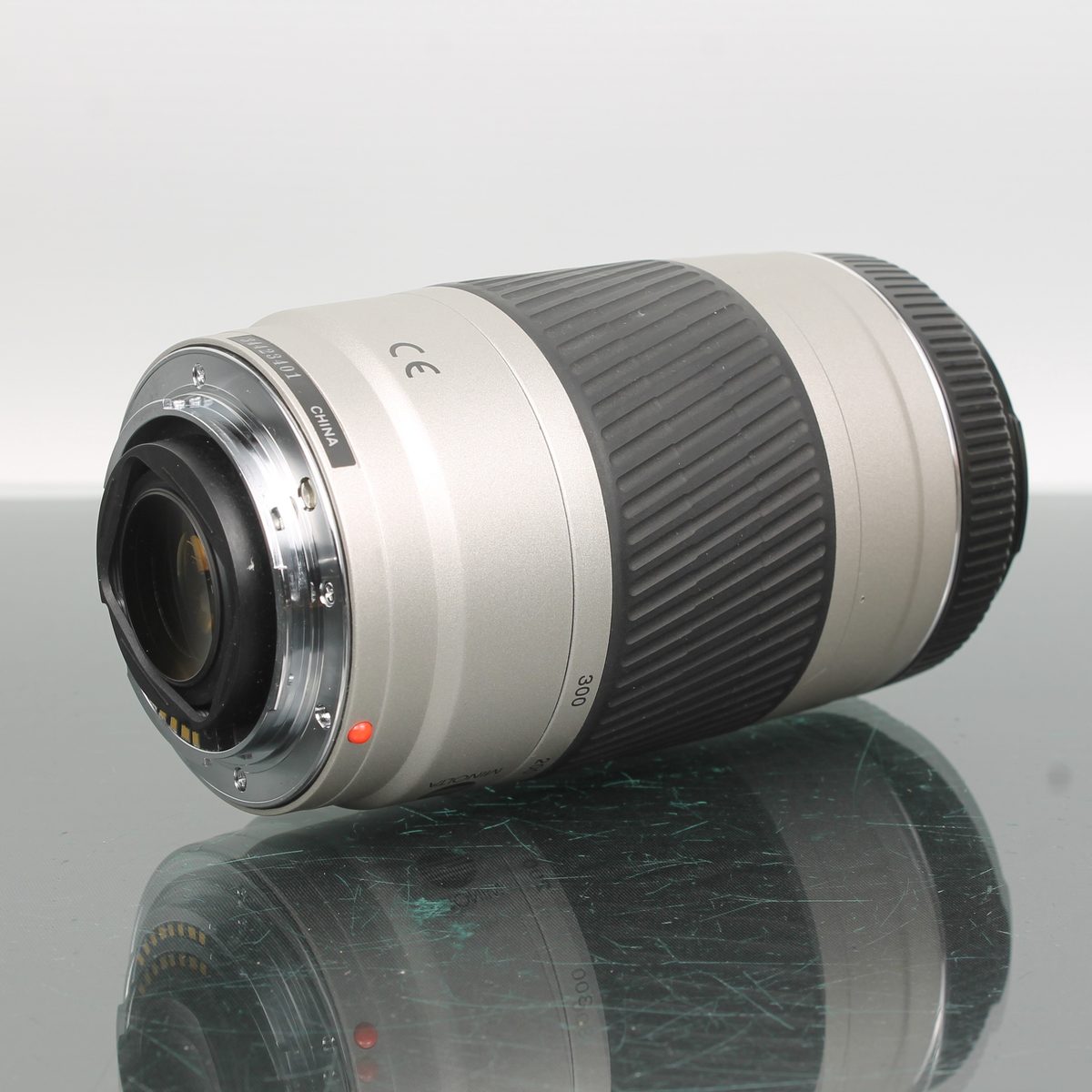 Minolta AF Zoom 75-300mm f/4.5-5.6 D