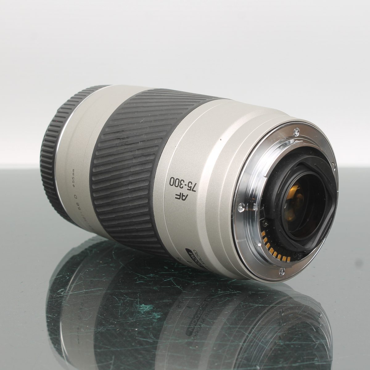 Minolta AF Zoom 75-300mm f/4.5-5.6 D