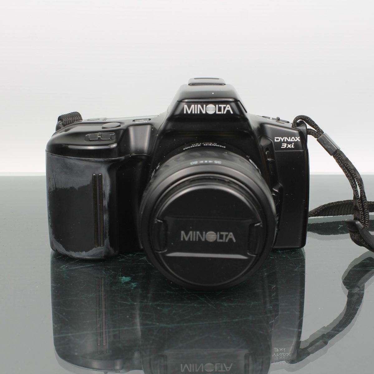 Minolta Dynax 3xi + 35-80AF Lens