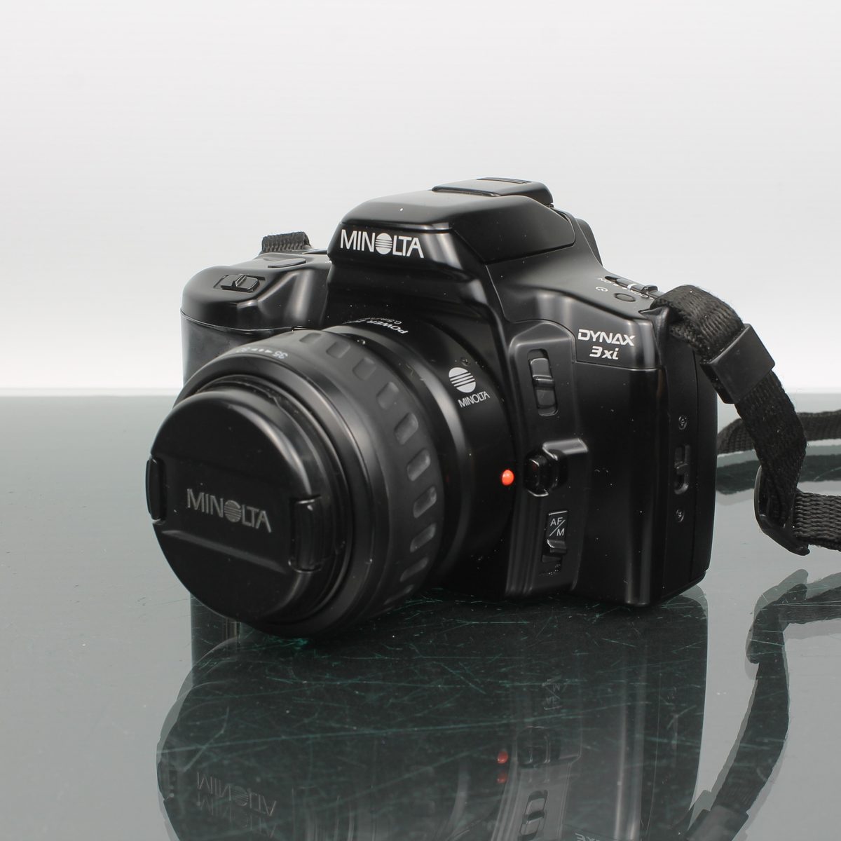 Minolta Dynax 3xi + 35-80AF Lens