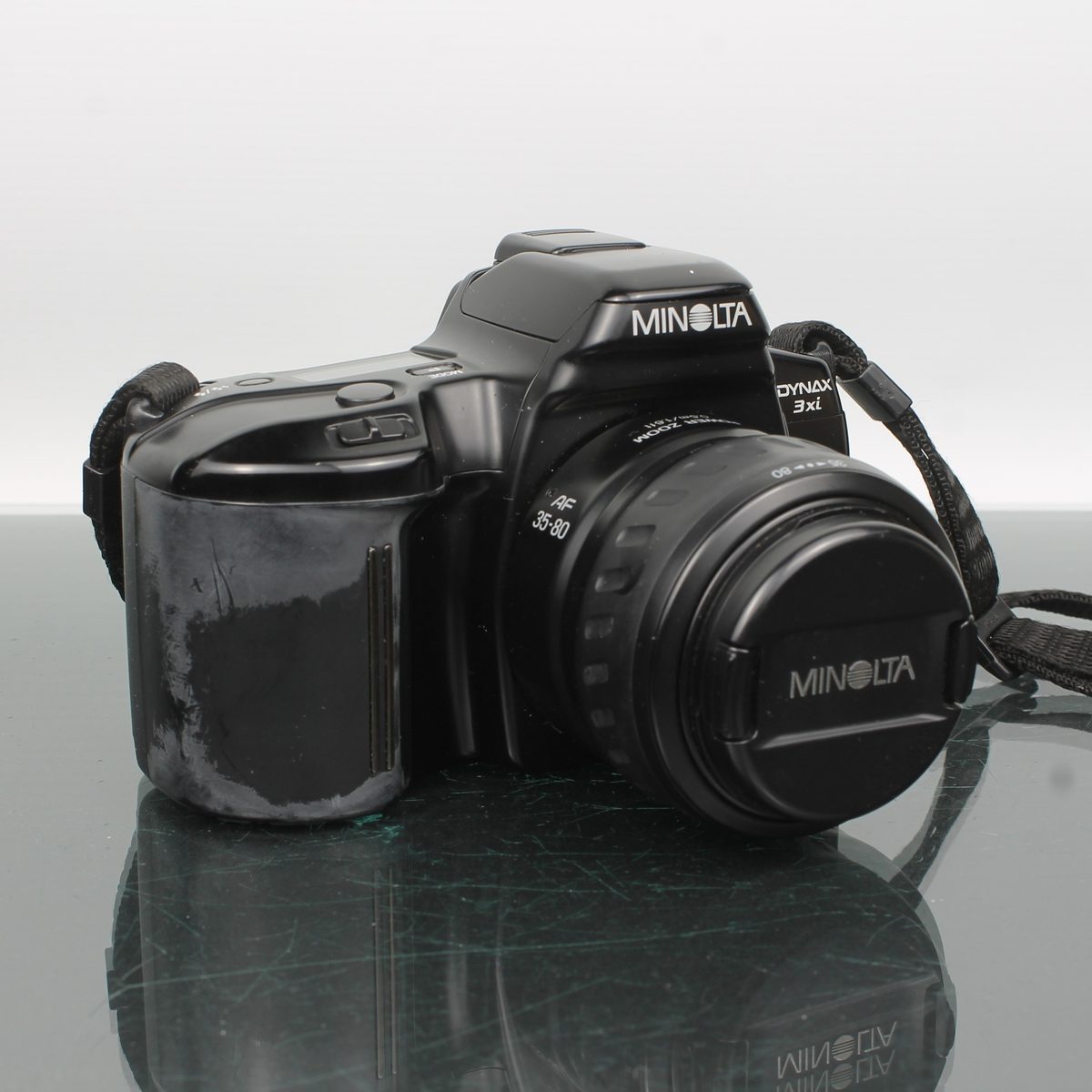 Minolta Dynax 3xi + 35-80AF Lens