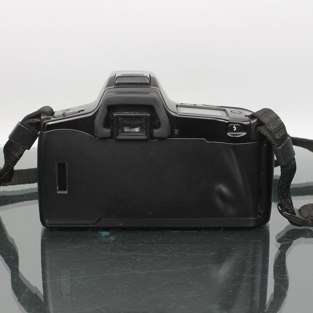 Minolta Dynax 3xi + 35-80AF Lens