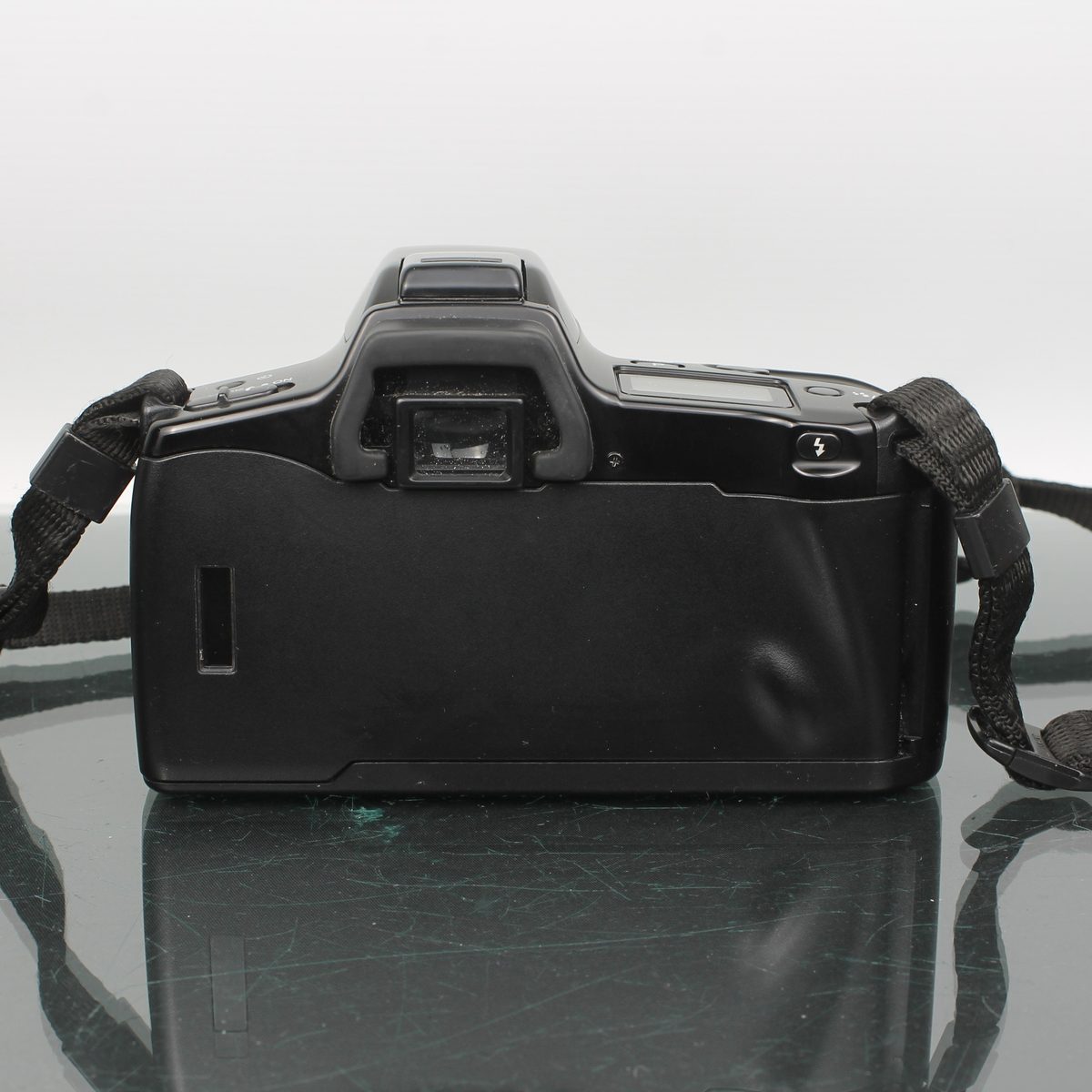 Minolta Dynax 3xi + 35-80AF Lens