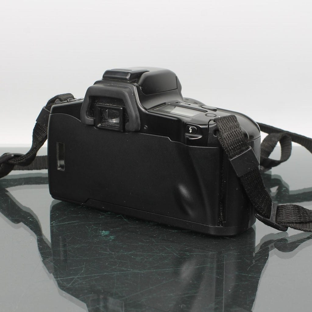 Minolta Dynax 3xi + 35-80AF Lens