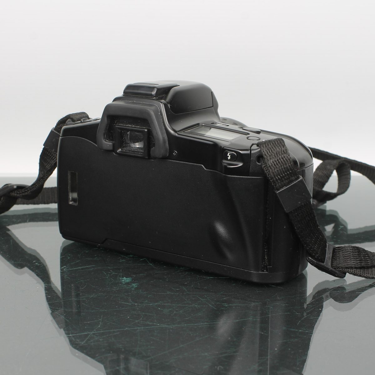 Minolta Dynax 3xi + 35-80AF Lens