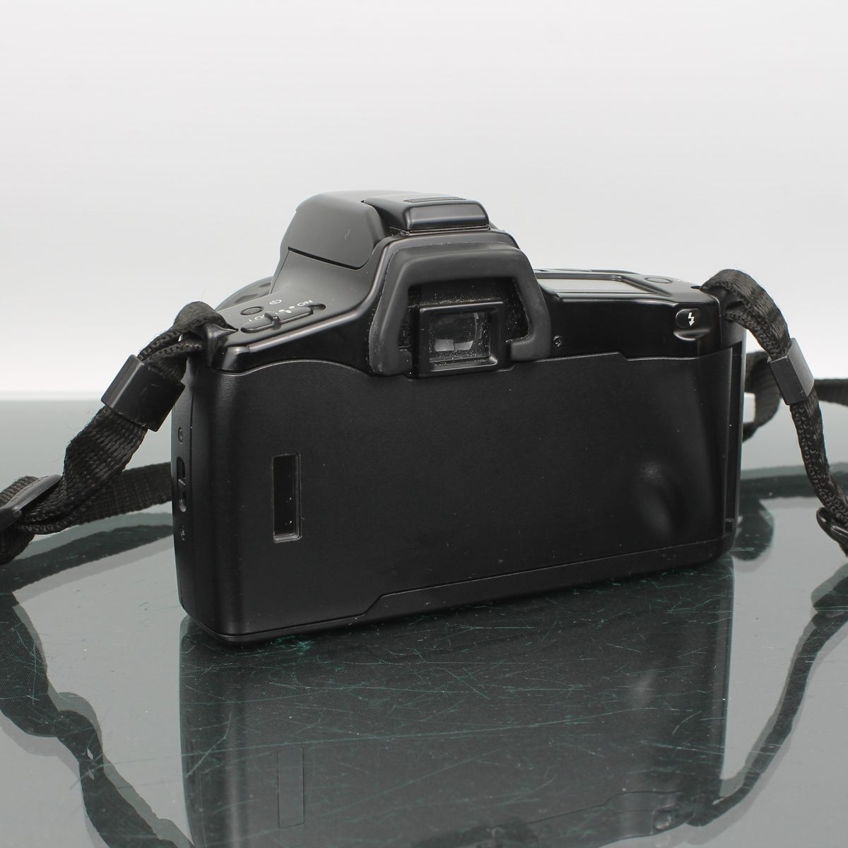 Minolta Dynax 3xi + 35-80AF Lens
