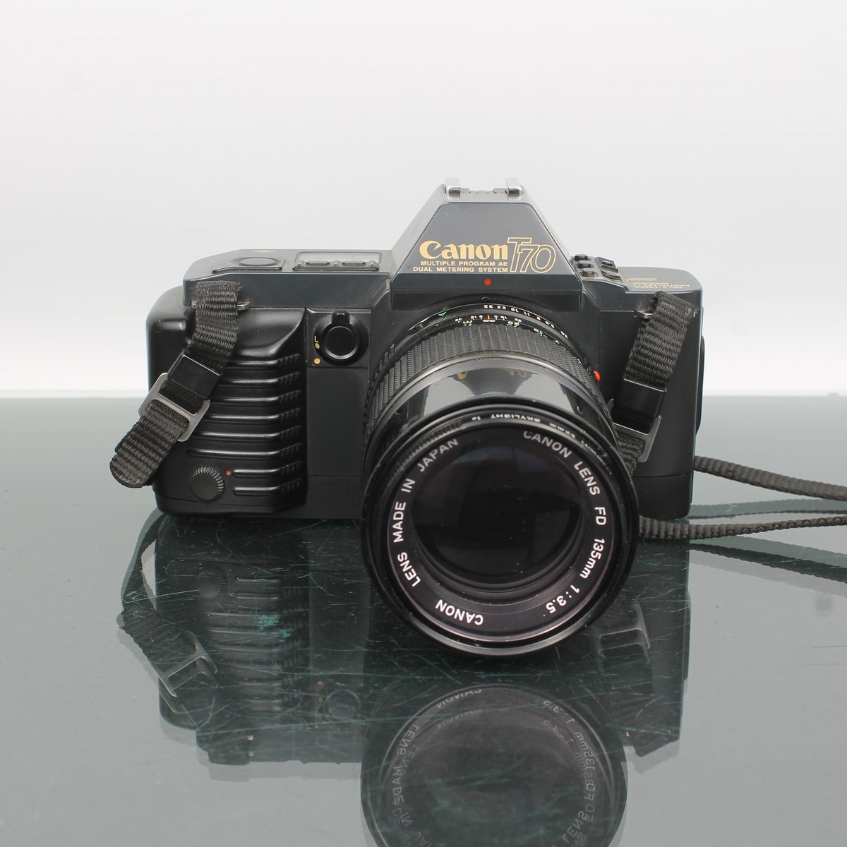 Kit de Câmera SLR de Filme Canon T70 com Lente FD 135mm f/3.5