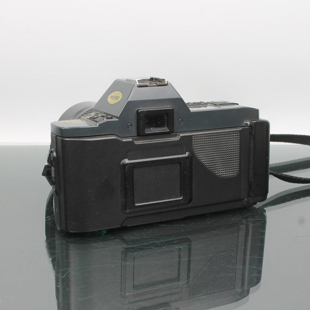 Canon T70 + Canon FD 135mm f/3.5