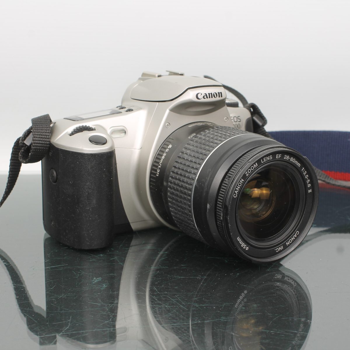 Canon EOS 300 + Canon EF 28-80mm f/3.5-5.6 II