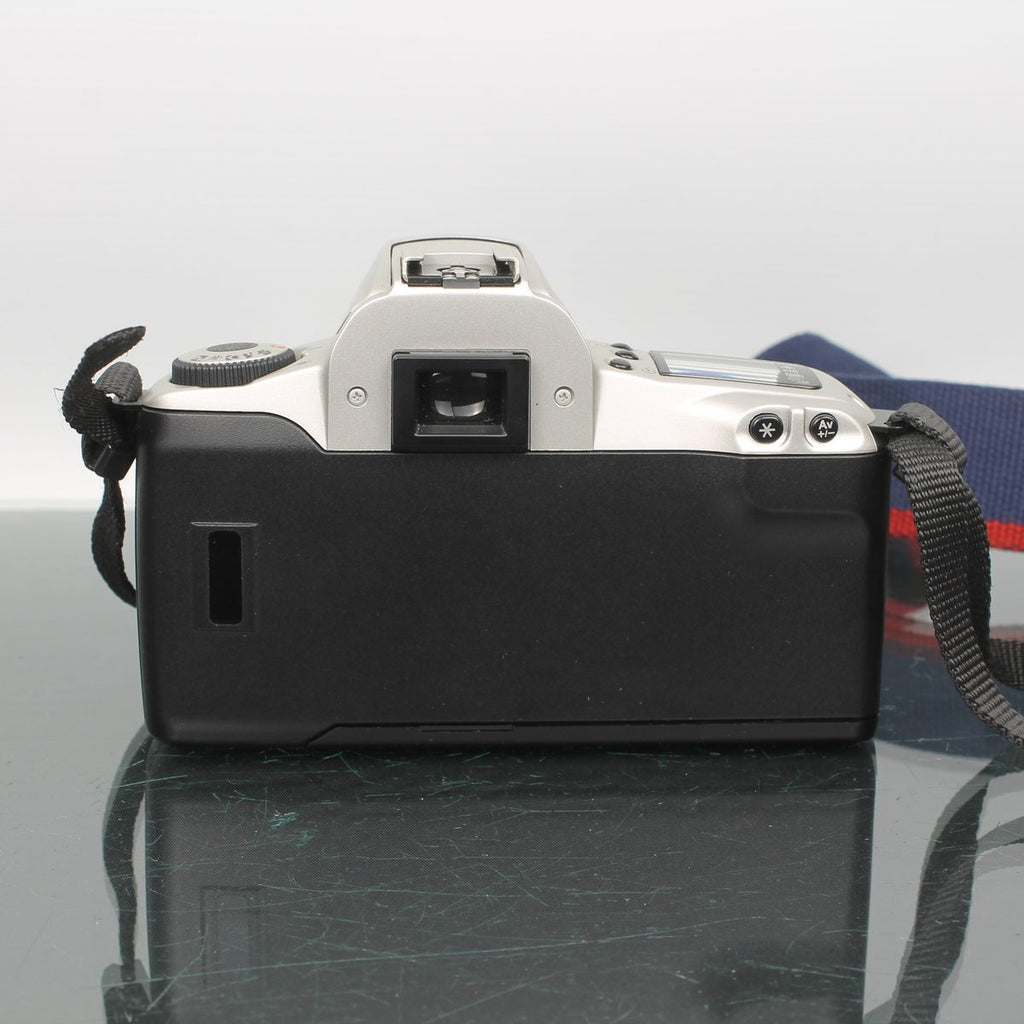 Canon EOS 300 + Canon EF 28-80mm f/3.5-5.6 II