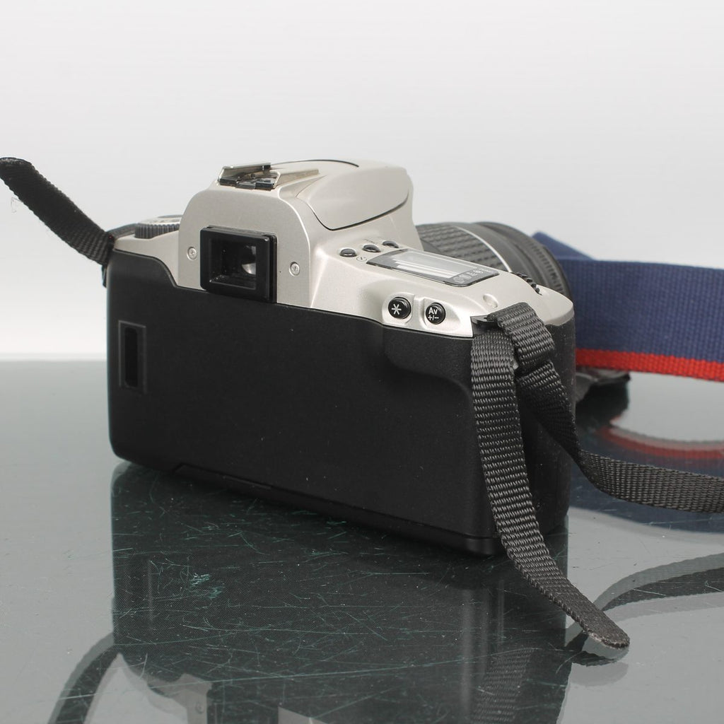 Canon EOS 300 + Canon EF 28-80mm f/3.5-5.6 II