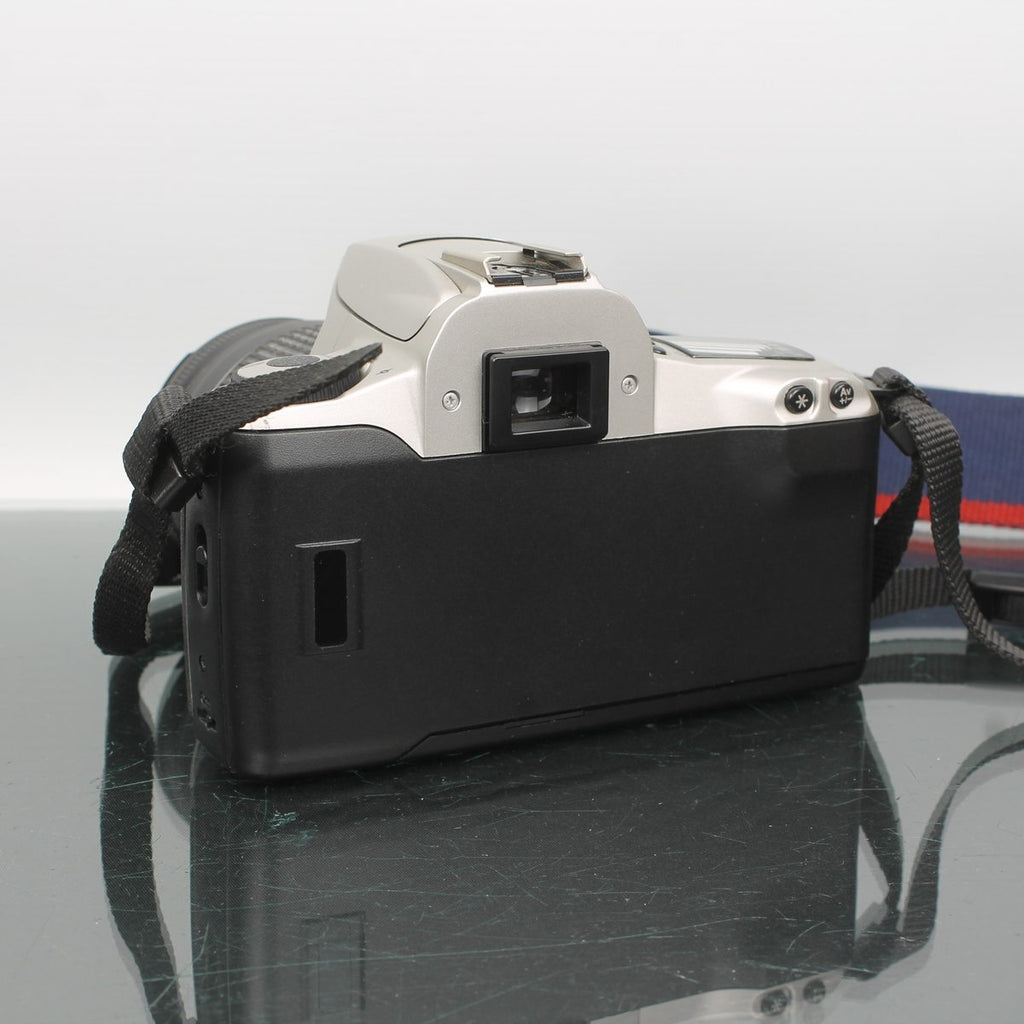 Canon EOS 300 + Canon EF 28-80mm f/3.5-5.6 II